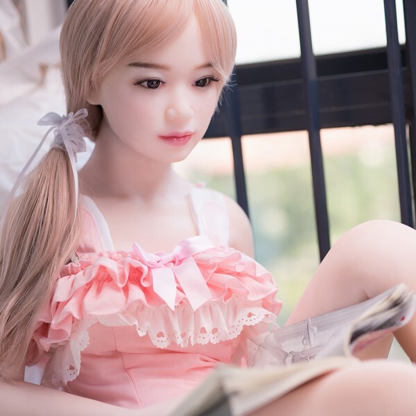 Leonie von 6YE Doll